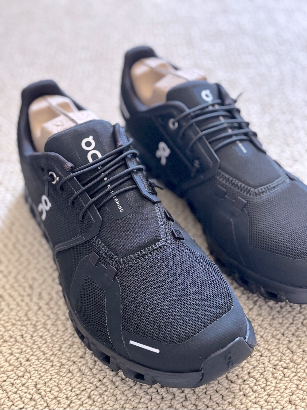 On Cloud 6 Black Trail Sneakers